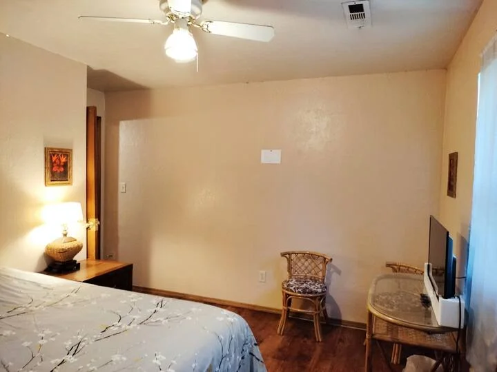 Golden Sunflower’s Apt D